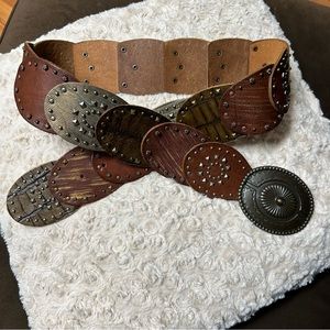 Fossil women’s leather studded belt size large 43 inches long